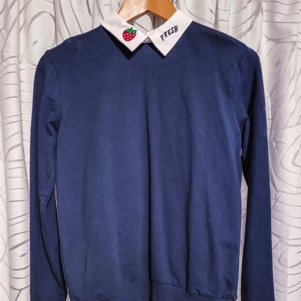 FOREVER 21 STRAWBERRY ACCENT COLLAR SHIRT